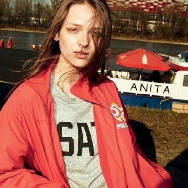 6686体育海外作者几纸情书