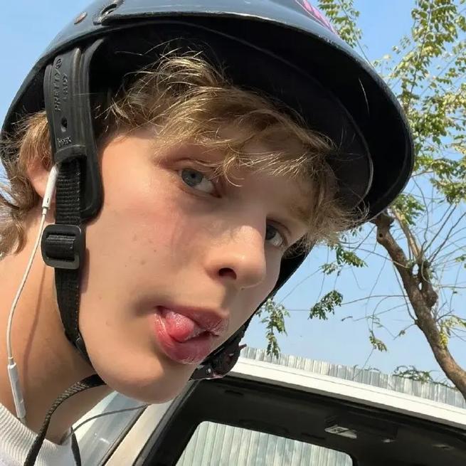 6686体育合作伙伴苏璃陌