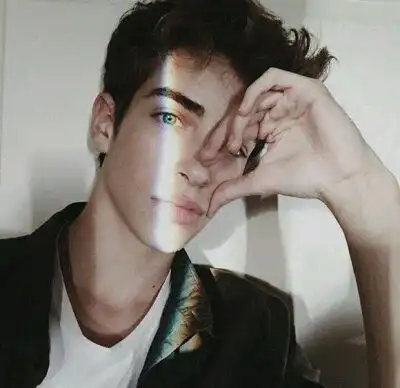 6686体育钻石作者Avery