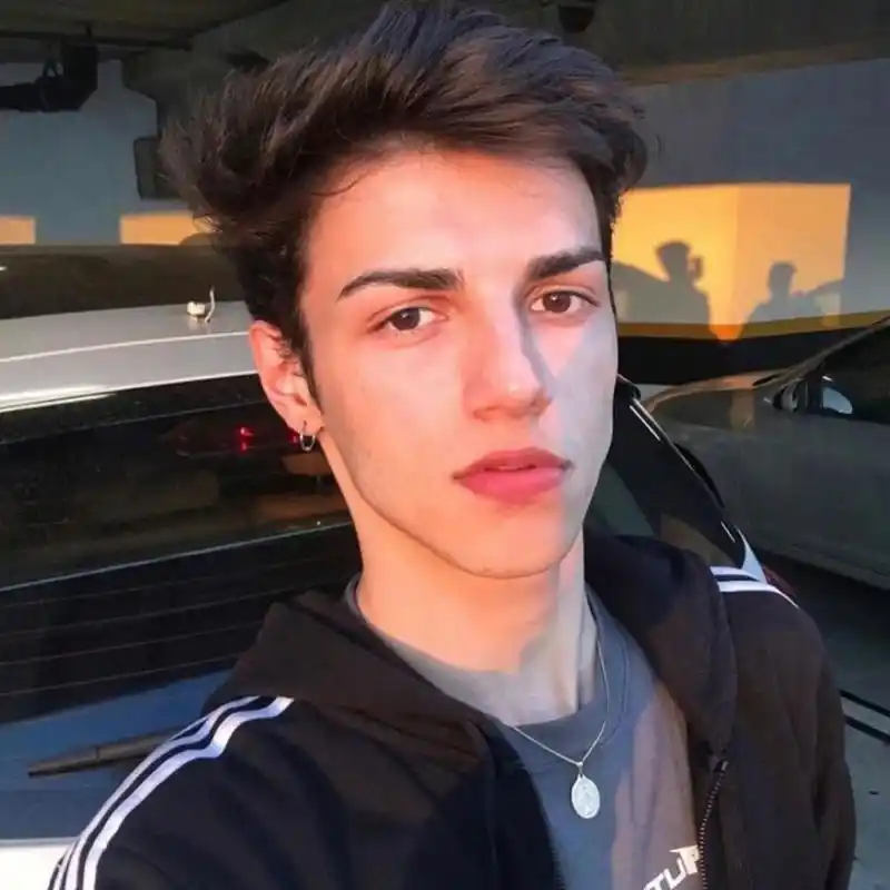 6686体育金牌作者Gordon