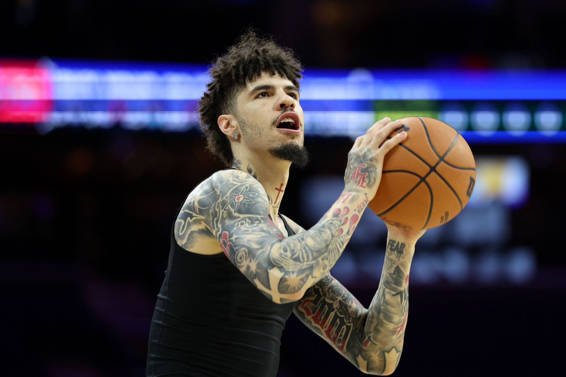 黄蜂更新受伤病报告：鲍尔出战成疑，塞克斯顿大概率出战