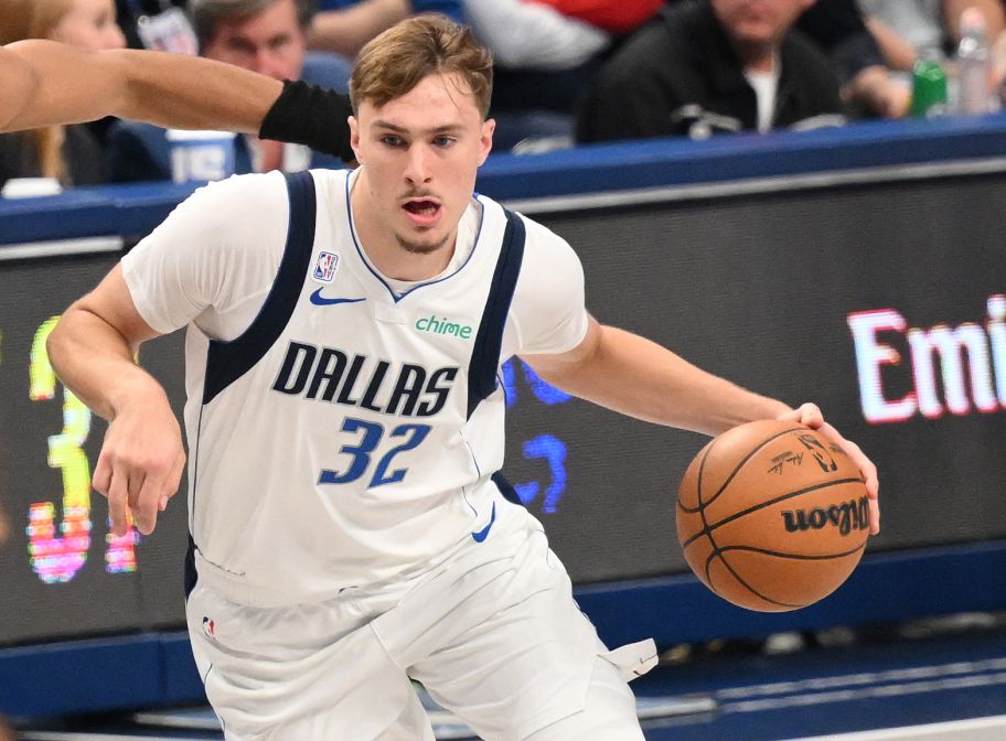 弗拉格高中+大学合计只输8场，加盟独行侠后12场输了9场